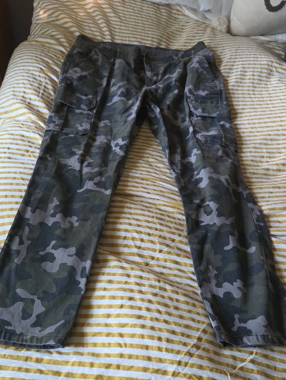 Denver Hayes Men's Camouflage Cargo Pants - Green Camo